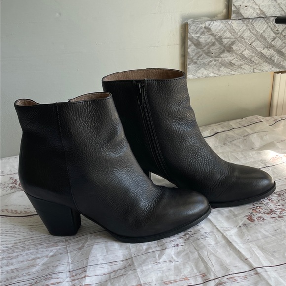 Fat Face Black Ankle Booties - Picture 5 of 8